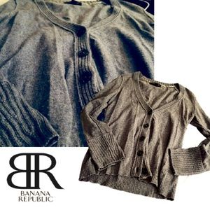 🪡blue/grey button-down (M)- banana Republic sweater